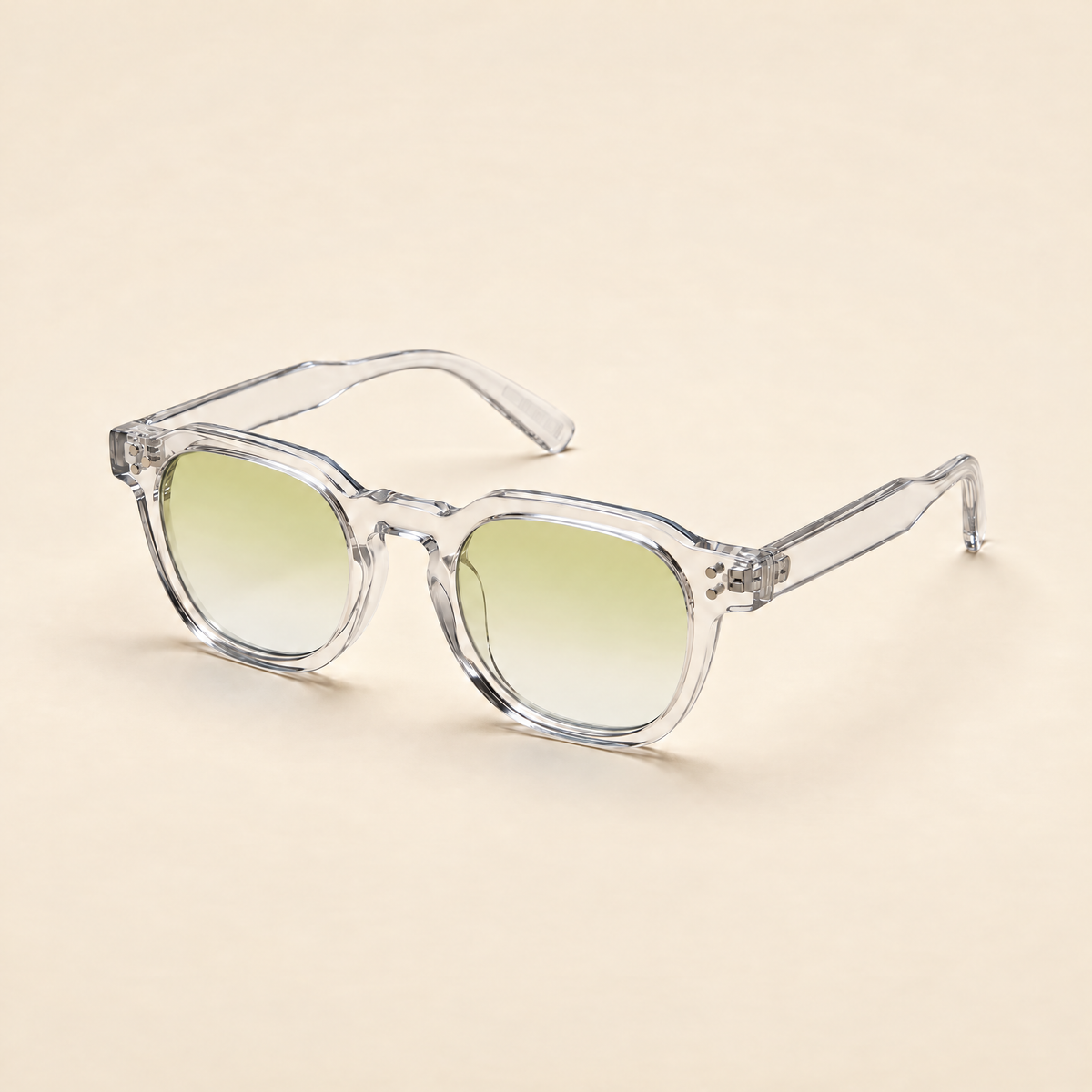 Le Levant Olive vu de trois quarts, monture cristal et verres verts