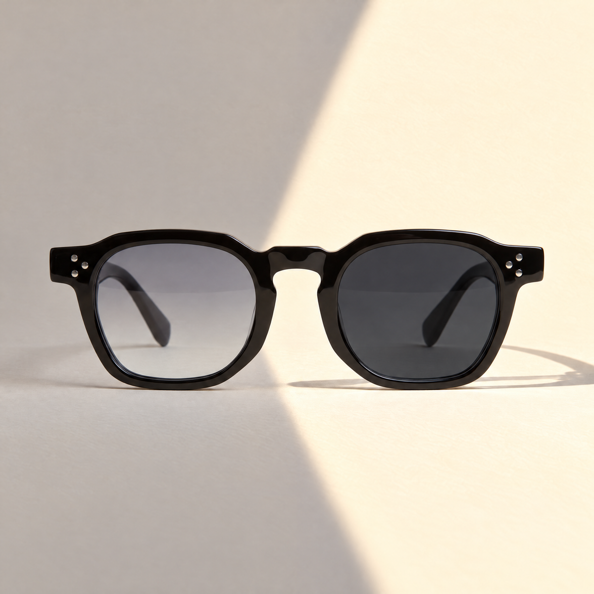 Le Levant Onyx : un verre clair à l'ombre, un verre foncé au soleil